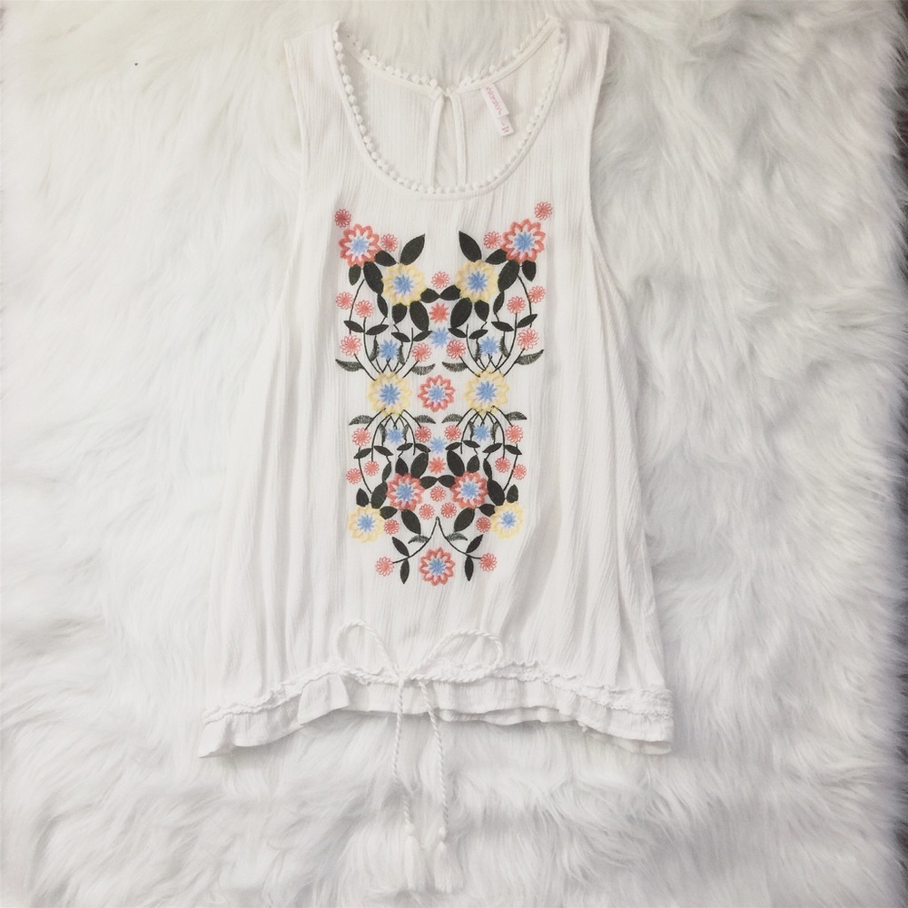 Xhilaration tank with floral embroidery & tassels